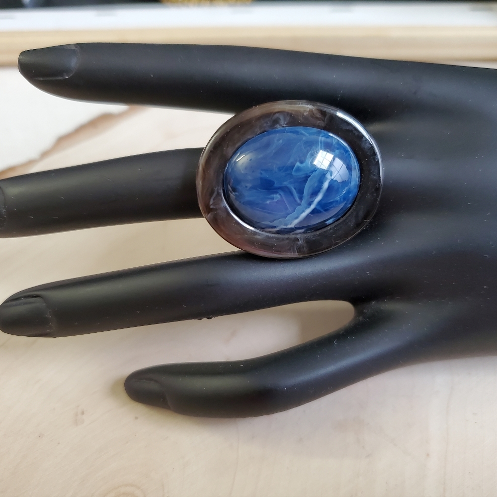 Bold Elegance: Kenneth Cole Statement Ring - image 5